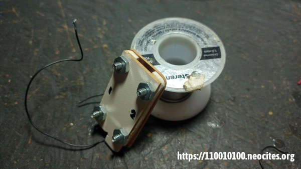 Archivo JPG con foto donde se muestran las piezas que se necesitan para hacer un adaptador